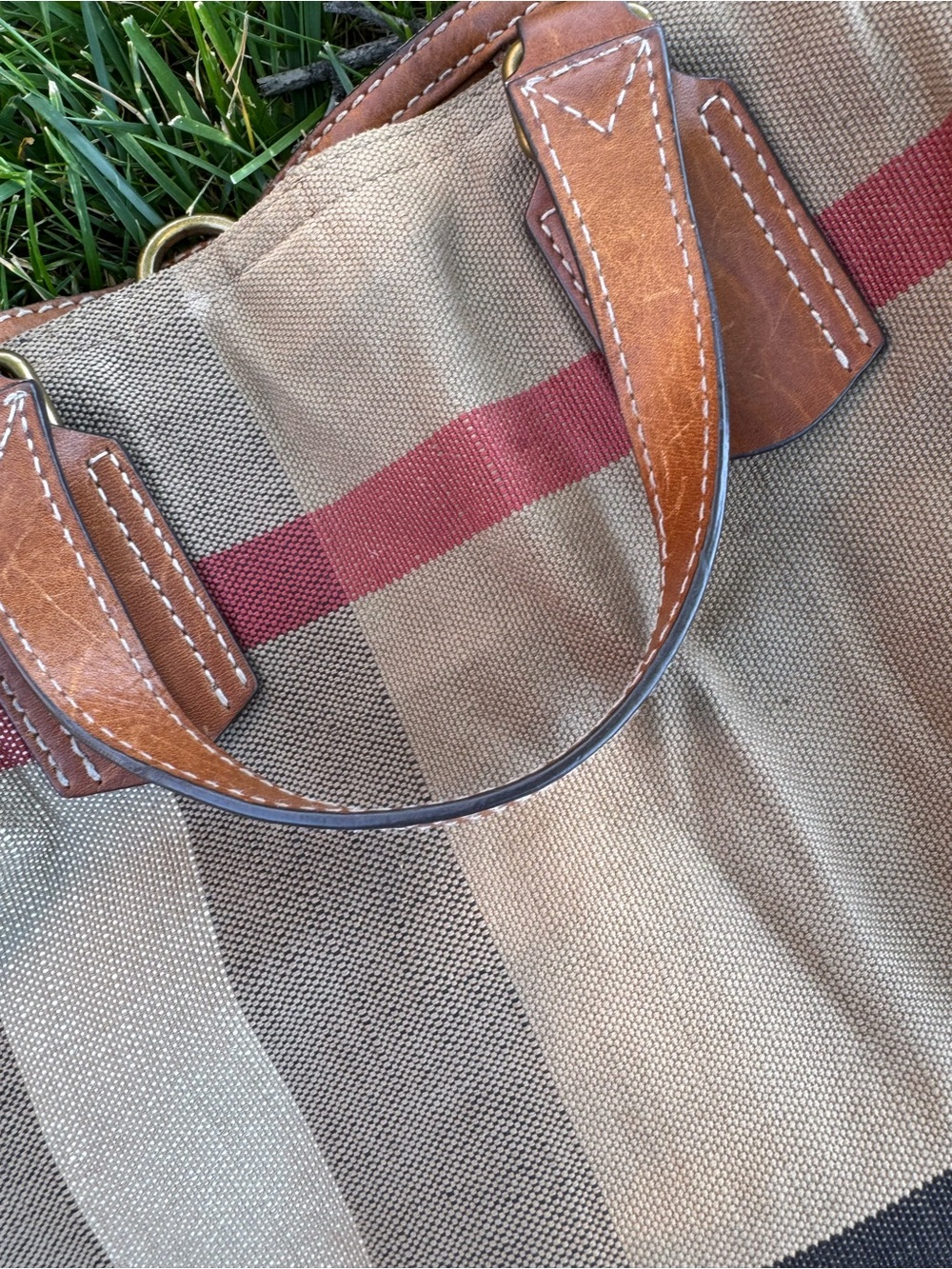 Burberry Crossbody bag w/Flaws - Picture 5 of 9